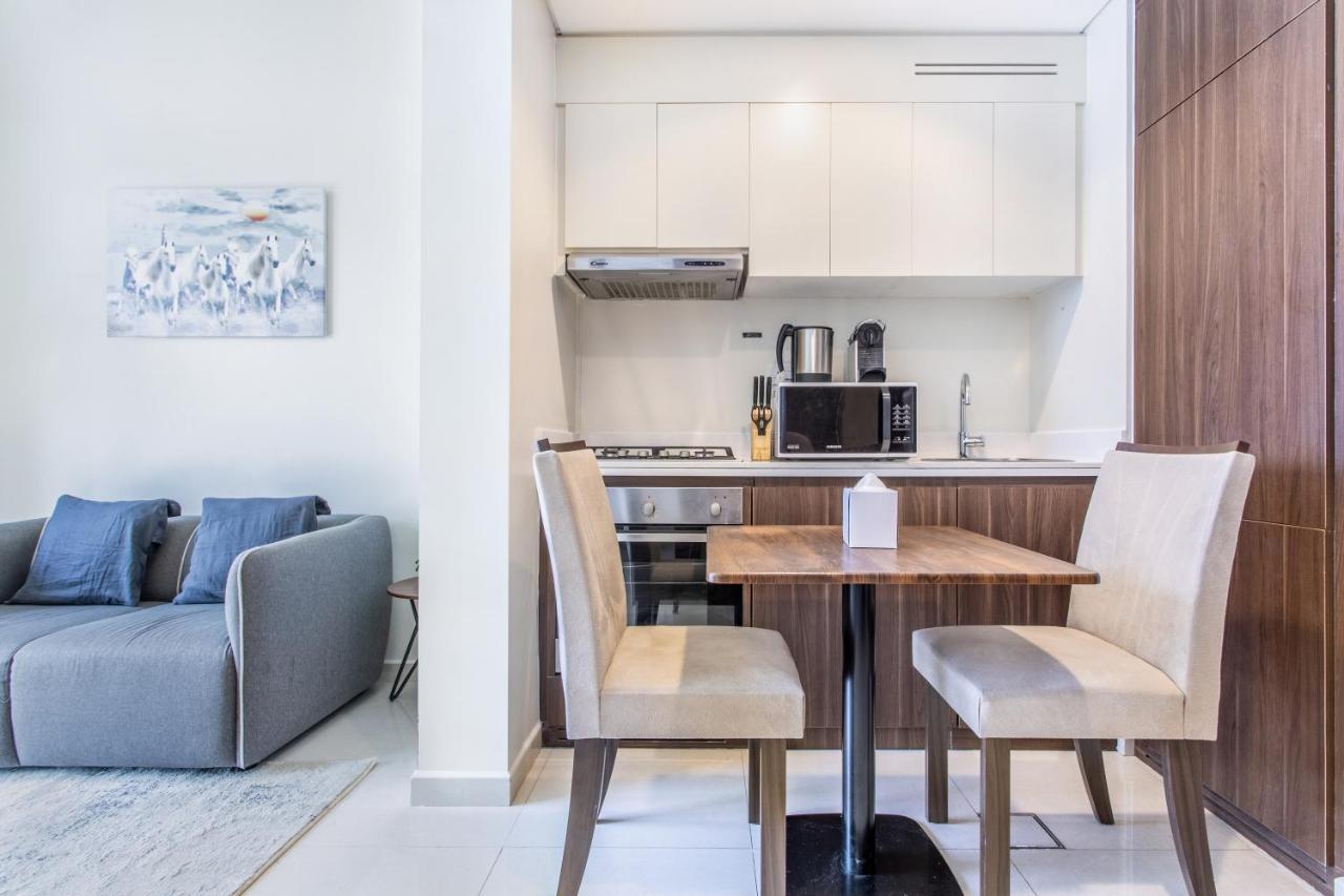 دبي Reva Residences - One Bedroom Apartment By The S Holiday Homes المظهر الخارجي الصورة