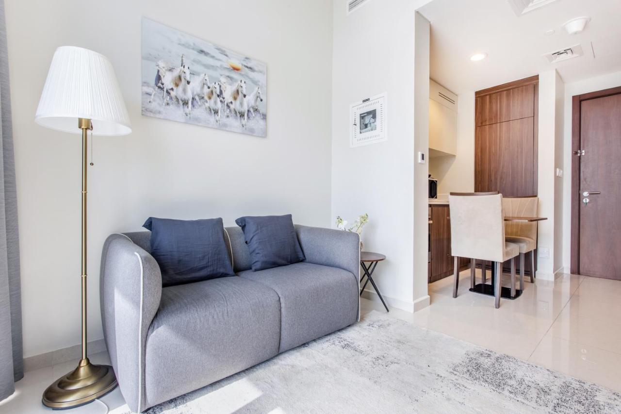 دبي Reva Residences - One Bedroom Apartment By The S Holiday Homes المظهر الخارجي الصورة